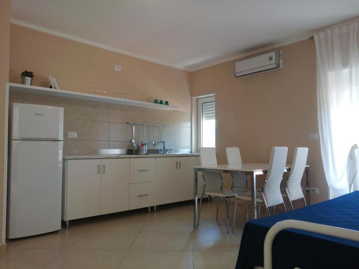 Villa Laura Residence Hotel Apartments & Studios Ашеа Экстерьер фото
