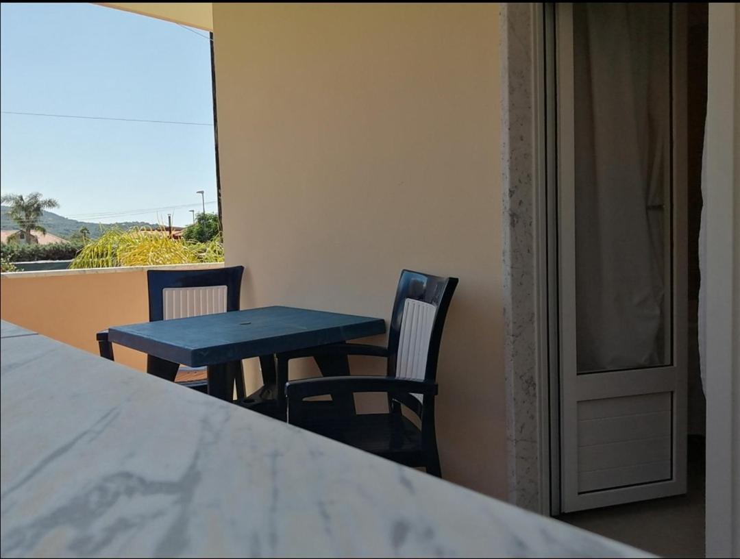 Villa Laura Residence Hotel Apartments & Studios Ашеа Экстерьер фото