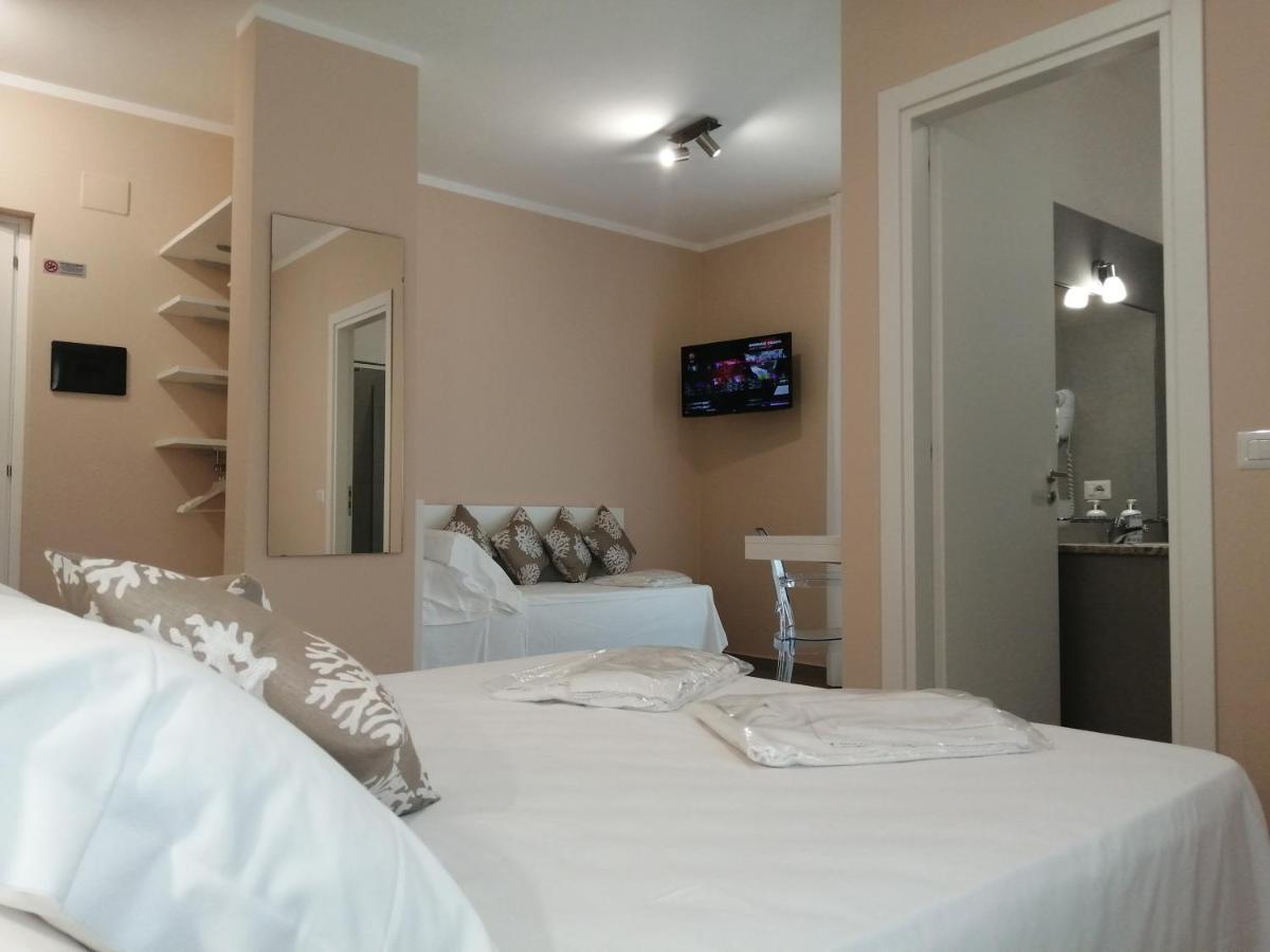 Villa Laura Residence Hotel Apartments & Studios Ашеа Экстерьер фото