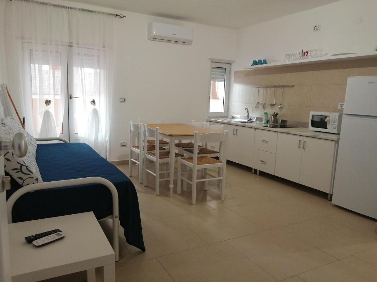 Villa Laura Residence Hotel Apartments & Studios Ашеа Экстерьер фото