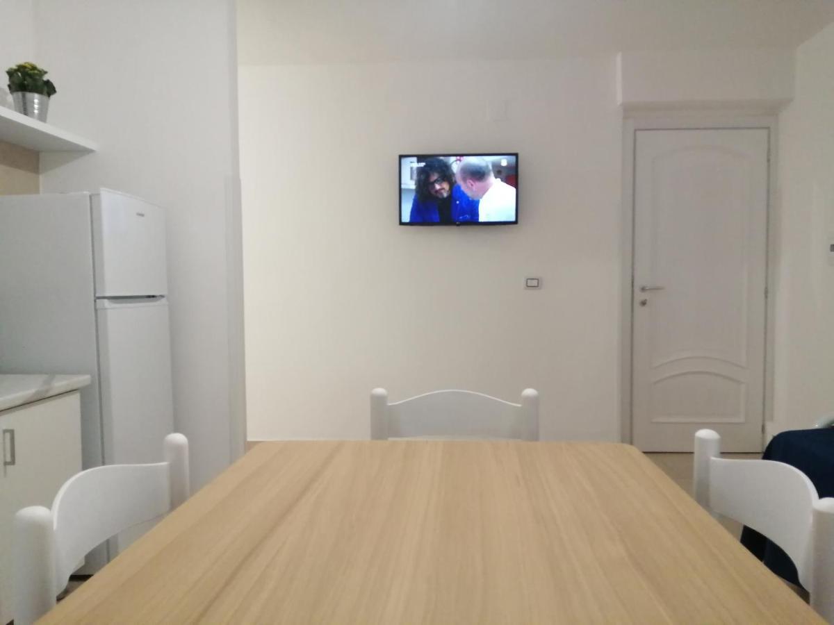 Villa Laura Residence Hotel Apartments & Studios Ашеа Экстерьер фото