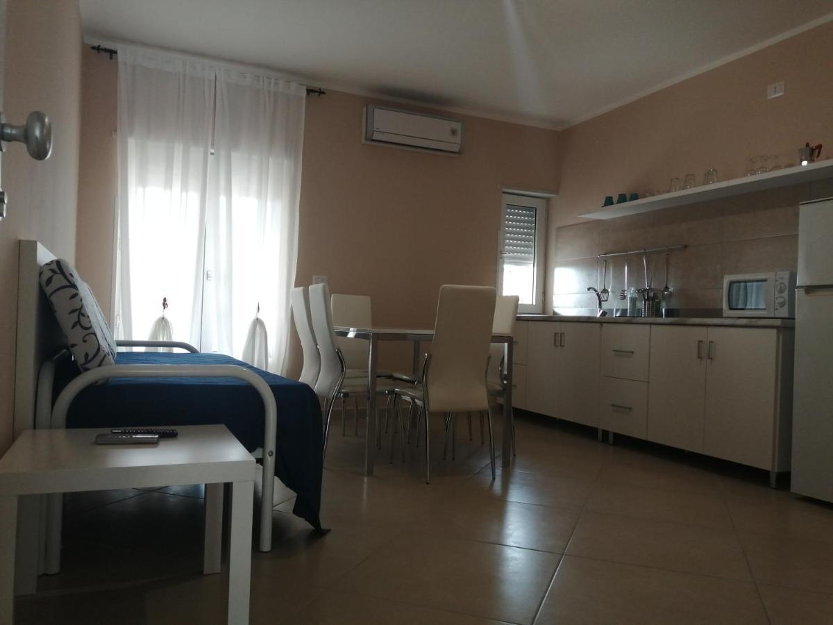 Villa Laura Residence Hotel Apartments & Studios Ашеа Экстерьер фото