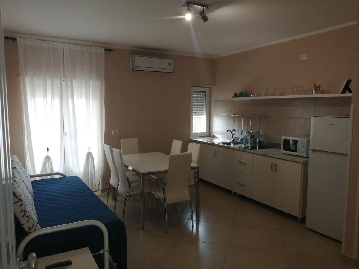 Villa Laura Residence Hotel Apartments & Studios Ашеа Экстерьер фото