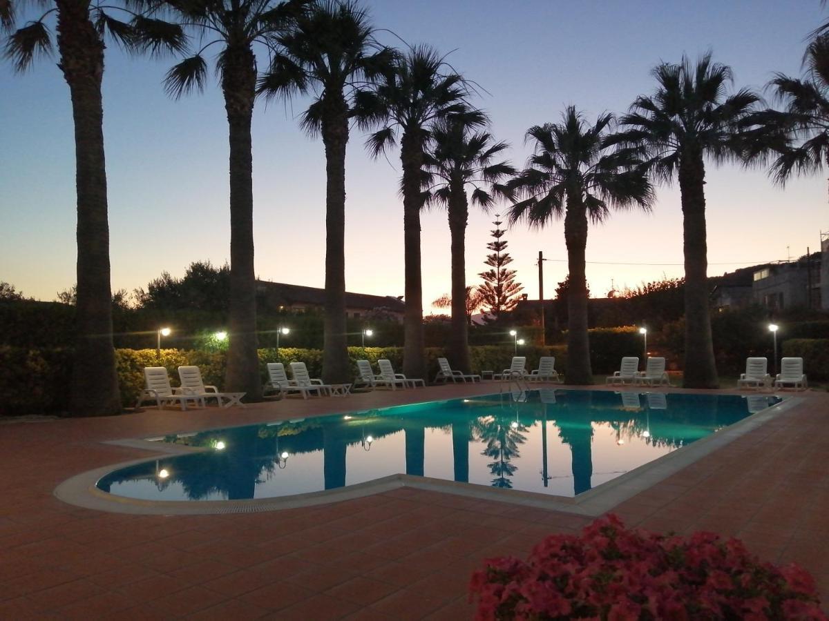 Villa Laura Residence Hotel Apartments & Studios Ашеа Экстерьер фото