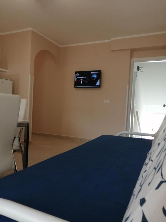 Villa Laura Residence Hotel Apartments & Studios Ашеа Экстерьер фото