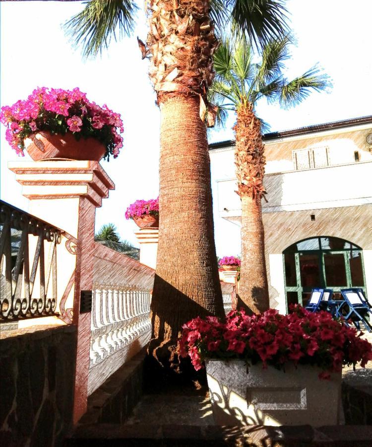 Villa Laura Residence Hotel Apartments & Studios Ашеа Экстерьер фото