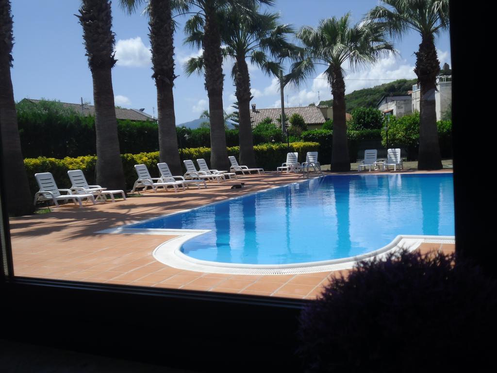Villa Laura Residence Hotel Apartments & Studios Ашеа Экстерьер фото