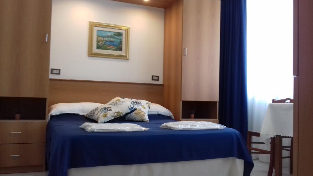 Villa Laura Residence Hotel Apartments & Studios Ашеа Экстерьер фото